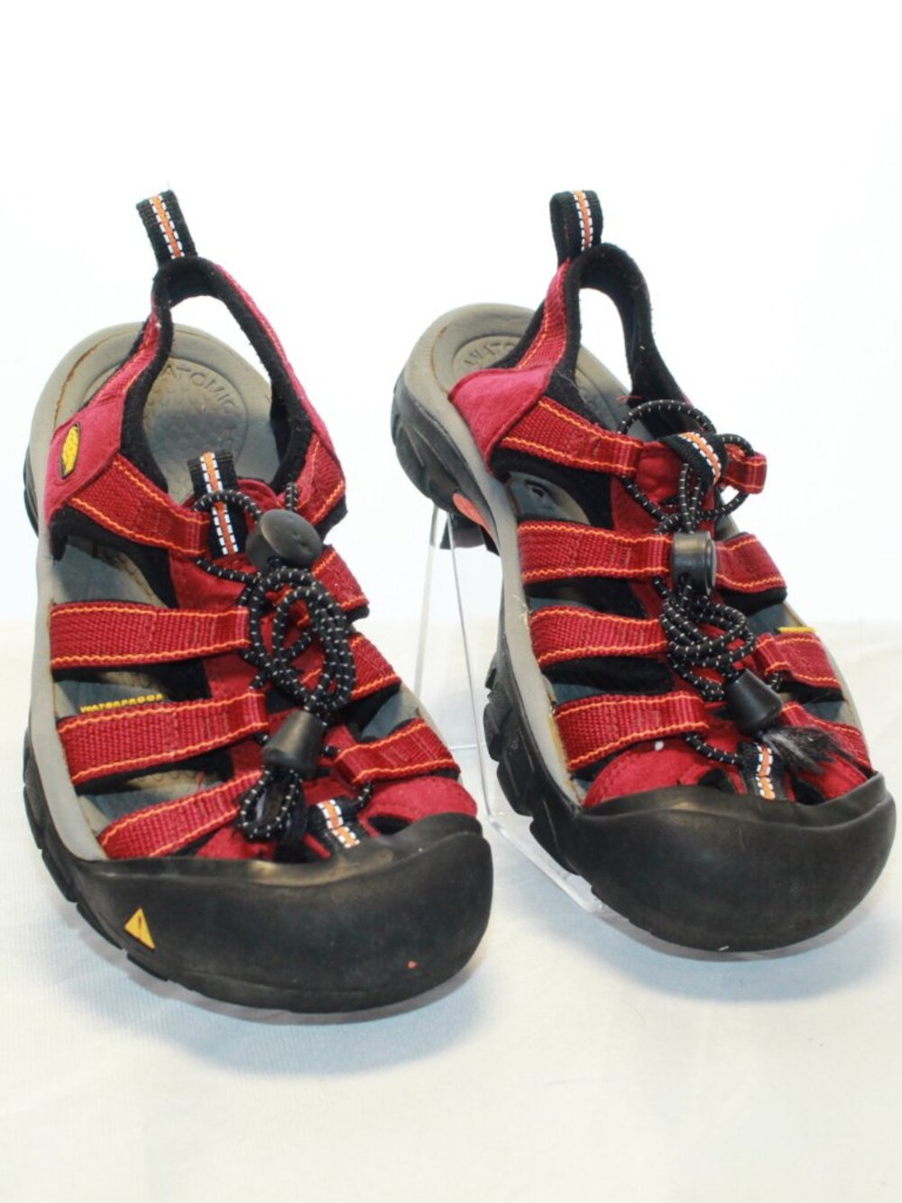Keen Women Size 7.5 Red Newport H2 Waterproof Hiking Sandals Water Sports Shoes